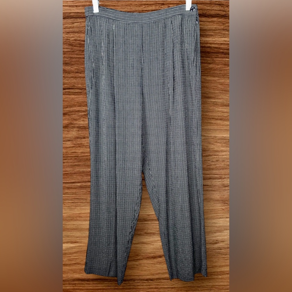 Talbots Black and White Trousers with Pleats💕